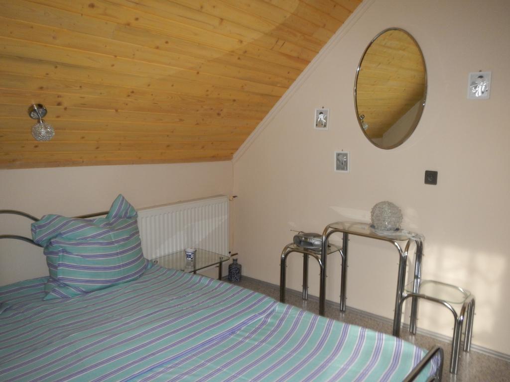 Vakacio Apartman Balatonalmádi Rum bild